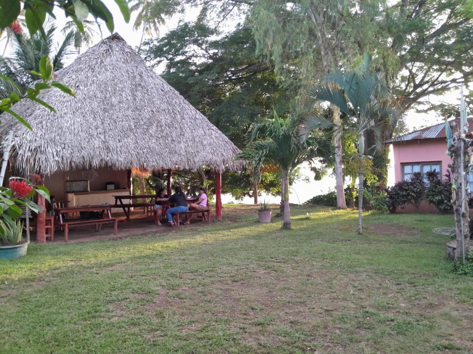 Hostel Los Chocoyos Mérida Exteriör bild