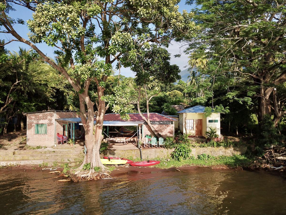 Hostel Los Chocoyos Mérida Exteriör bild